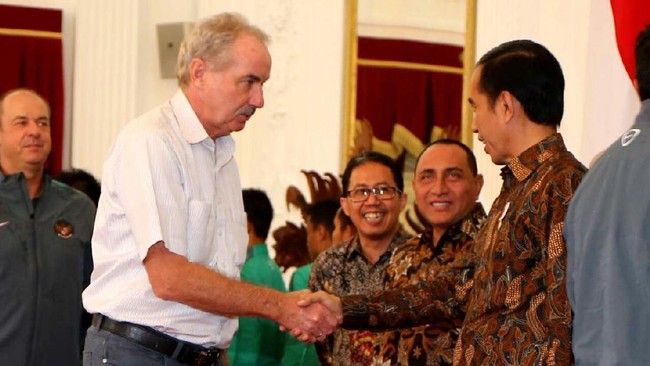 Pelatih Timnas Indonesia Alfred Riedl mengungkapkan kesannya setelah bertemu dengan Presiden Joko Widodo di Istana Negara, Senin (19/12).