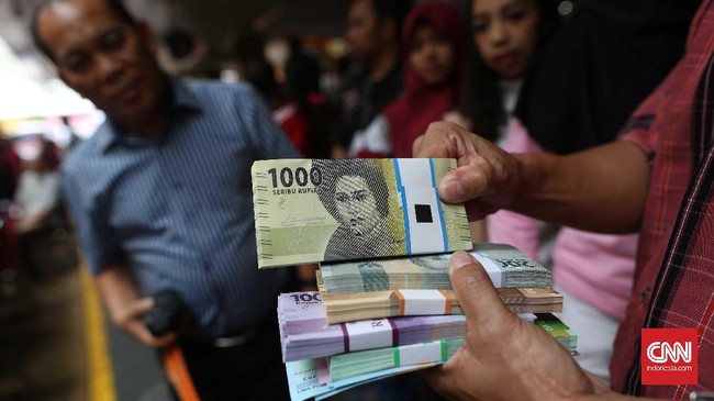 Anggota Komisi XI DPR Mukhamad Misbakhun menduga ada upaya penggalangan opini agar uang baru tersebut ditarik dari peredarannya.