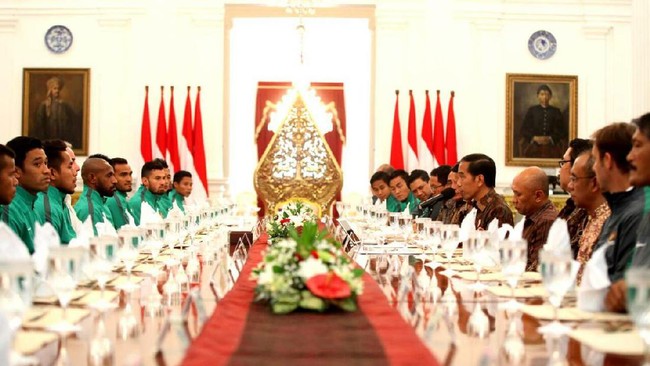 Widodo juga berharap PSSI dapat mengelola kompetisi lebih profesional lagi. Sebab, kompetisi yang dikelola dengan baik bakal melahirkan pemain yang baik pula.