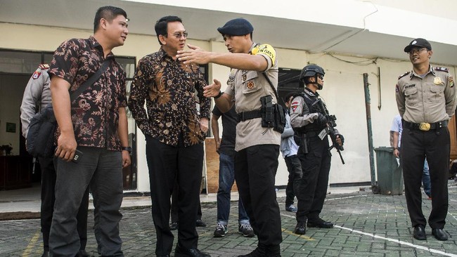PN Jakarta Utara belum menerima surat pemberitahuan perihal pemindahan lokasi sidang dugaan penistaan agama. Diskusi pemindahan itu masih dilakukan.