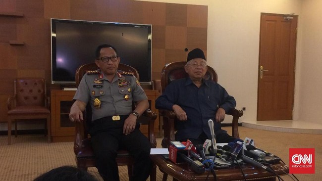 Kepolisian Negara Republik Indonesia dan Majelis Ulama Indonesia sepakat melarang organisasi masyarakat keagamaan melakukan razia atribut Natal.