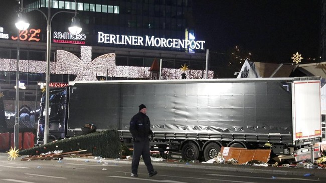 Kepolisian Jerman mengungkapkan bahwa mereka mungkin salah menangkap tersangka penabrakkan truk ke kerumunan pengunjung pasar Natal di Berlin. 