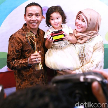 Minta Jatah Bulanan Rp300 Juta ke Calon Mantu, Ayah Ayu Ting Ting Viral