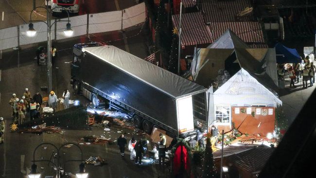 Penjagaan keamanan pasar Natal di Perancis diperketat, usai terjadi kecelakaan di pasar Natal di Berlin.