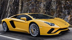 Aventador S, Mobil Super Teranyar Lamborghini Seharga Rp5,6 M