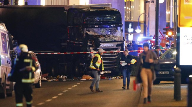 Otoritas Tunisia mengumumkan bahwa mereka telah menahan keponakan Anis Amri, tersangka serangan pasar natal Berlin, Jerman, serta dua tersangka lainnya.