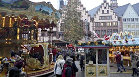 Pasar Natal Berlin Dibuka Kembali untuk Umum