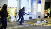 Tiga Serangan Guncang Eropa dalam 24 Jam Pembunuhan Dubes Rusia di Turki, truk menabrak warga di Berlin, dan penembakan di masjid Zurich. Tiga serangan ini melanda Eropa dalam 24 jam.