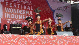Kemenpar Akan Perkuat Crossborder Festival di Tahun 2017