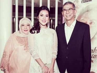 img-title Kakak Raisa Bagikan Kondisi Ibunda yang Berjuang Lawan Kanker Paru-paru