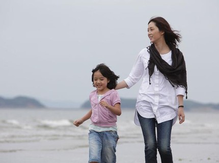 10 Film Korea tentang Perjuangan Ibu dan Kerja Kerasnya untuk Keluarga Rating Tertinggi