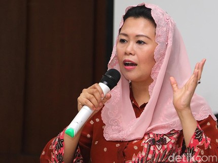 Manfaat Ajak Anak Nonton Pertandingan Seperti Yenny Wahid