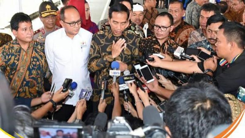 Presiden Joko Widodo menepis langsung isu seputar kabar burung yang beredar belakangan ini.