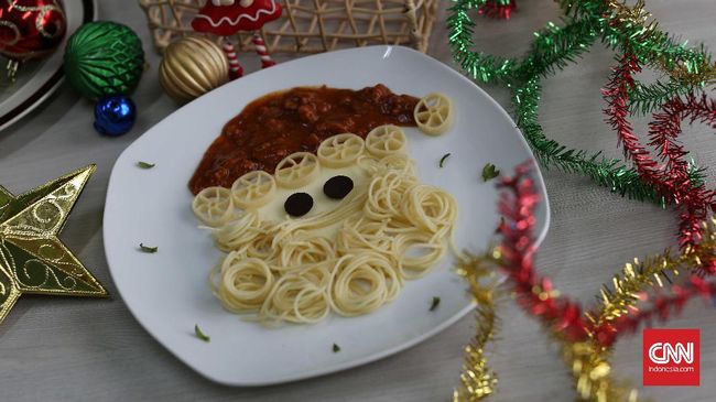 Setiap negara memiliki tradisi Natal yang berbeda. Tapi yang tidak bisa tidak ada di setiap negara adalah tradisi makan-makan di malam atau hari Natal.