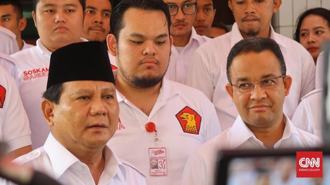 Pakar menganalisa peta politik pilpres 2024 saat Prabowo Subianto dan Anies Baswedan bertarung ketat.