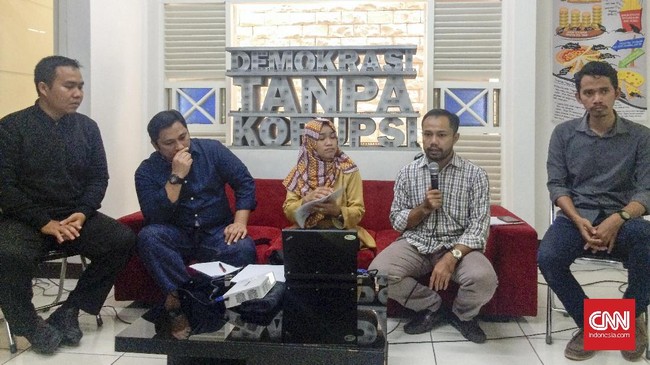 Koalisi masyarakat sipil meminta tim seleksi menelusuri dan menyelidiki lebih lanjut calon komisioner KPU dan Bawaslu yang dicurigai.