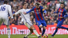 Guardiola: Messi Beda Level dengan Ronaldo