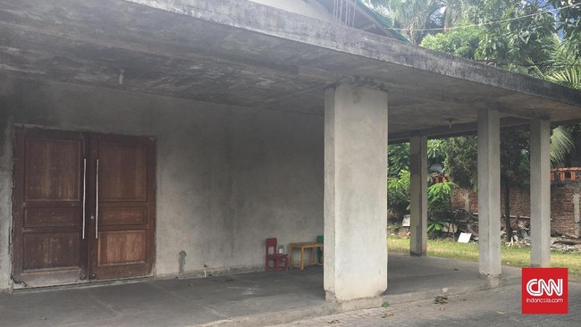Gereja Batak Karo Protestan (GBKP) di Pasar Minggu saat ini difungsikan sebagai gedung pertemuan warga karena terbentur izin bangunan untuk rumah dan kantor.