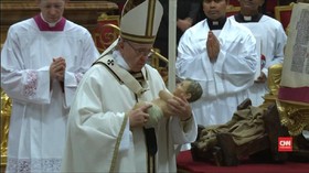 Syahdunya Perayaan Misa Malam Natal di Vatikan
