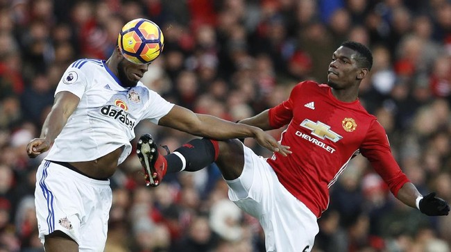 Skuat Manchester United berhasil mengalahkan Sunderland yang kini diasuh mantan manajernya, David Moyes, dengan skor telak 3-1.