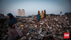 Sandi Ajak Ahok Adu Program Ketimbang Bahas Data Penggusuran