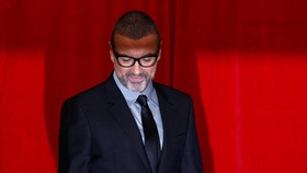 Musisi dan Selebriti Dunia Berduka George Michael Tiada