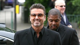 Kekasih Bersyukur Sebab Kematian George Michael Terungkap