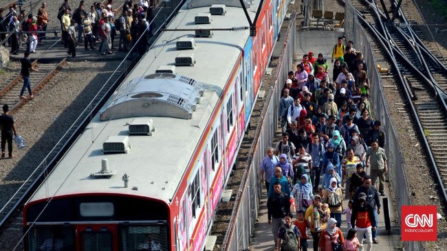 PT KCI memastikan layanan operasional KRL Commuter Line Jabodetabek, Senin (5/8) pagi sejak pukul 04.00 WIB sudah kembali normal sepenuhnya.