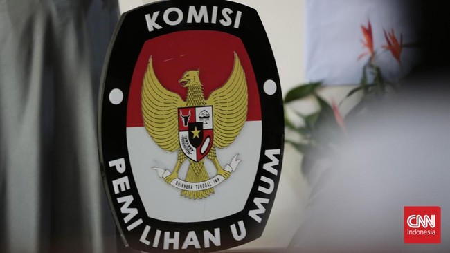 Ketua KPU Hasyim Asy'ari resmi menetapkan PKPU 8/2024 yang mengakomodasi putusan MA soal syarat usia minimal cagub-cawagub.