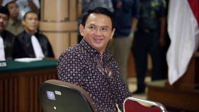 Majelis hakim memutuskan untuk memindahkan arena persidangan Ahok ke gedung Kementerian Pertanian di Pasar Minggu, Jakarta Selatan.