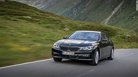 Elegan dan Sporty Seri 8 BMW Terbaru