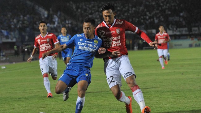 Bali United lebih banyak melakukan perombakan para pemain asing mereka. Dari empat pemain ekspatriat yang berlaga di ISC 2016, tiga lainnya dicoret dari klub.
