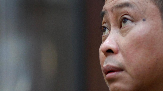 Peraturan Menteri ESDM Nomor 5 dan Nomor 6 tahun 2017 dinilai melanggar Undang-undang Nomor 4 Tahun 2009 karena hanya menguntungkan segelintir perusahaan.