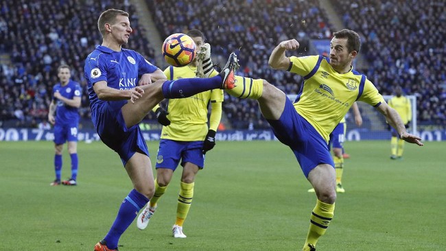Leicester yang musim lalu membuat kejutan dengan meramaikan persaingan papan atas di musim dingin dan menjadi juara Liga Inggris, kini terancam zona degradasi.