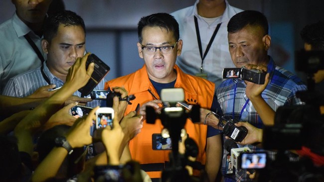 Kuasa hukum Fahmi Darmawansyah mengklaim tidak pernah berhubungan dengan pejabat Bakamla saat membahas pengadaan alat pemantau satelit di lembaga itu.