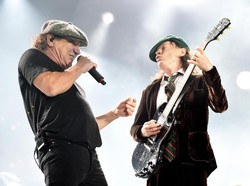 Brian Johnson AC/DC Bakal Ungkap Pengalaman Jadi Paduan Suara