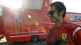 Ferrari Akan Cegah Rossi Tes Bersama Mercedes