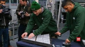 Bola Kristal Times Square Siap Sambut 2017