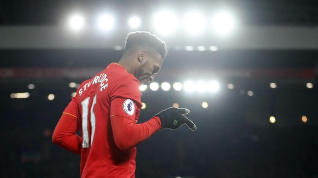 Sturridge akhirnya mencetak gol bagi Liverpool di Liga Inggris musim ini. Tak hanya itu, gol ke gawang Stoke jadi gol ke-100 Liverpool di bawah Juergen Klopp.