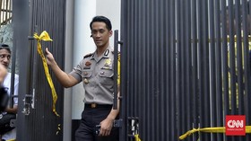 Polisi Telusuri Jejak Pembunuh Pulomas dari Barang Bukti