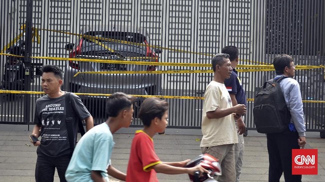 Penangkapan Yus Pane dilakukan setelah polisi mendapat informasi dari warga sekitar tempat tinggalnya di Tapos Depok dan rekan tersangka lainnya.