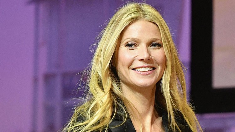 Meski sudah bercerai, Gwyneth Paltrow dan Chris Martin tetap menjalin hubungan baik, begitu pun dengan pasangan masing-masing.