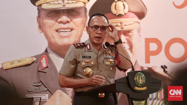 Saat ini masih ada satu orang lagi yang diburu polisi. Sudah tiga orang pelaku ditangkap, satu di antaranya tewas ditembak karena melawan.