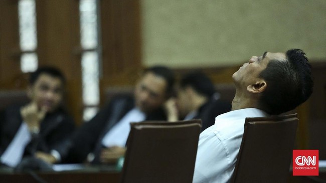 Hakim menilai Sanusi terbukti menerima suap Rp2 miliar dari Presiden Direktur PT Agung Podomoro Land Tbk Ariesman Widjaja terkait raperda soal reklamasi.