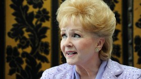 Tersentuh Sisi Kemanusiaan Debbie Reynolds