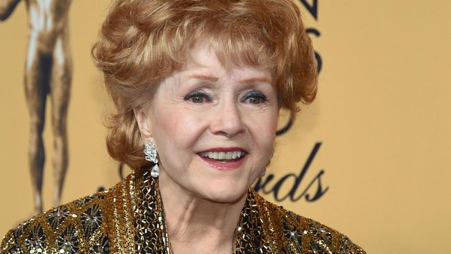Semasa hidupnya, Debbie Reynolds telah menjajal film, musik, bahkan teater. Peran terkenalnya adalah saat terlibat di Singin' in the Rain.