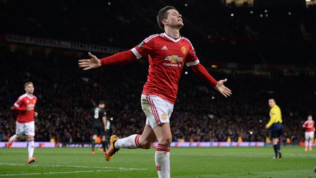 Gelandang serang Manchester United Ander Herrera mengatakan pelindung tulang kaki yang digunakannya saat ini sudah dipakainya sejak masih delapan tahun.