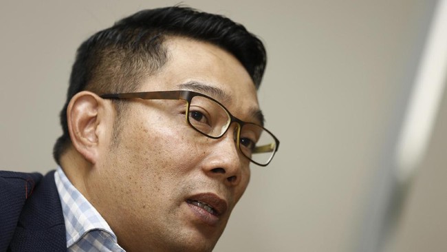 Ridwan Kamil disebut dapat meraih 60 persen suara jika berpasangan dengan Deddy Mizwar atau Aa Gym pada Pemilihan Gubernur Jabar 2018.
