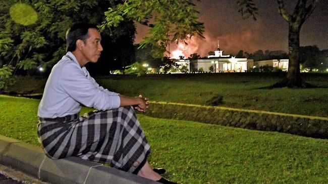 Sejak pagi hingga malam, Sabtu (31/12) Jokowi menikmati waktunya bersama keluarga di Istana Kepresidenan Bogor.