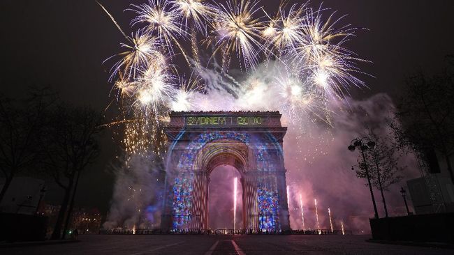 Mengunjungi Menara Eiffel bukan satu-satunya hal yang bisa dilakukan selama berada di Paris. Sedikitnya, ada lima objek wisata lainnya yang menarik hati.